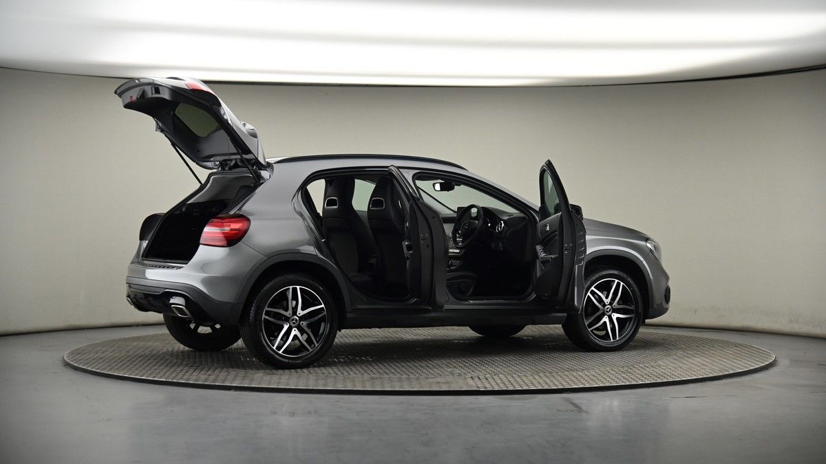 More views of Mercedes-Benz GLA