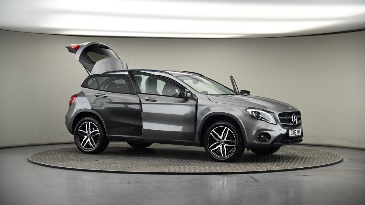 More views of Mercedes-Benz GLA