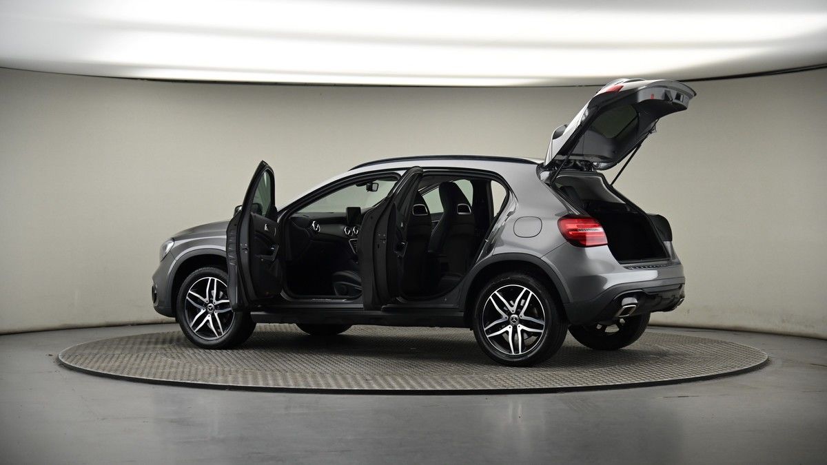 More views of Mercedes-Benz GLA