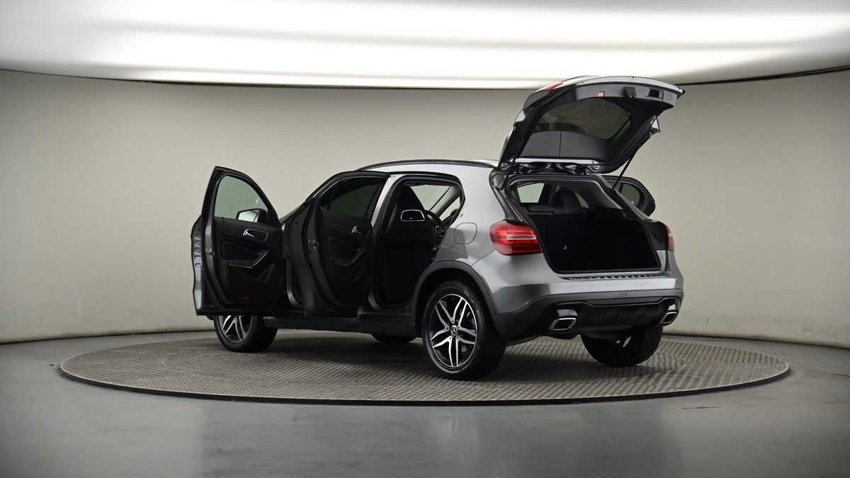 More views of Mercedes-Benz GLA