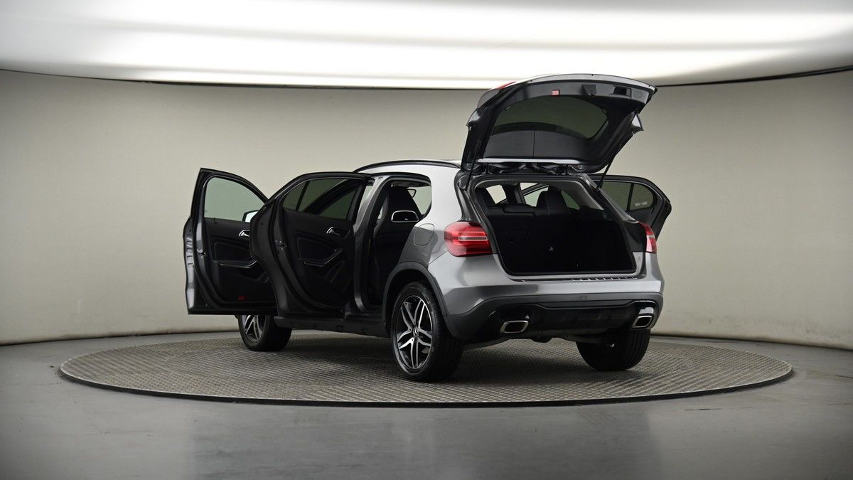Mercedes-Benz GLA Image 7