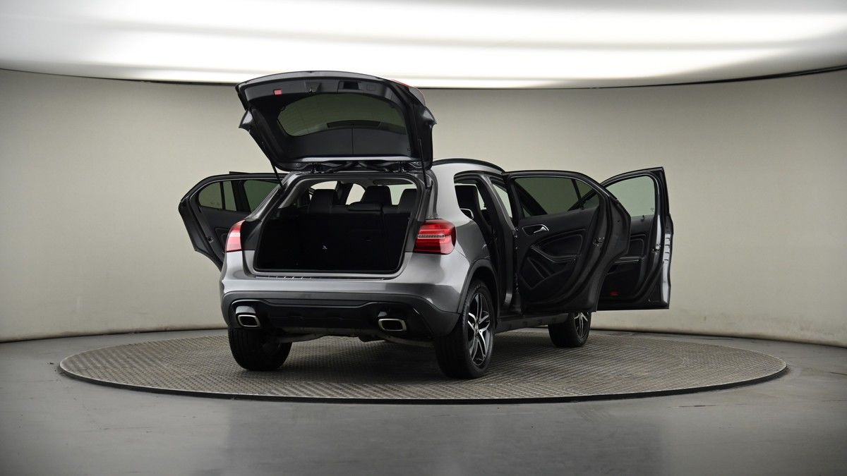 More views of Mercedes-Benz GLA