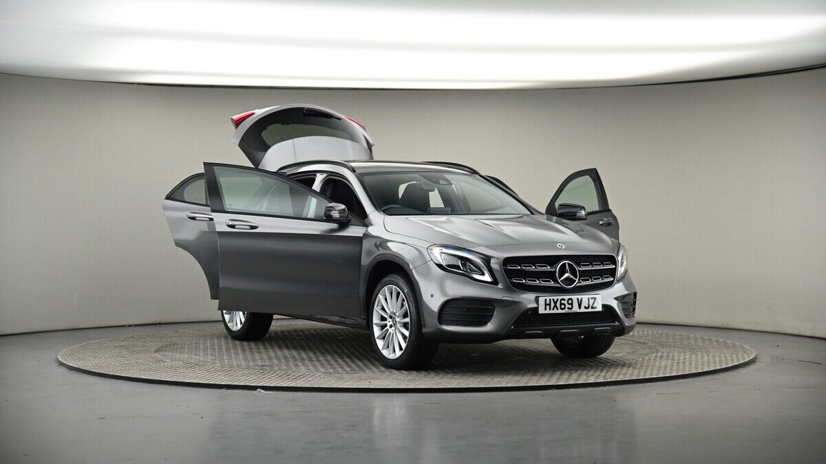More views of Mercedes-Benz GLA
