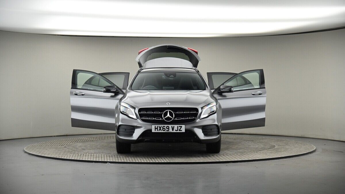 More views of Mercedes-Benz GLA