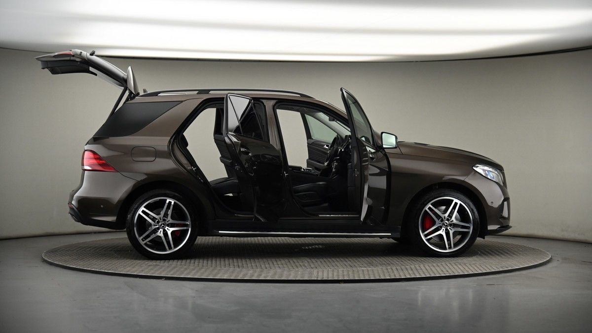 More views of Mercedes-Benz GLE