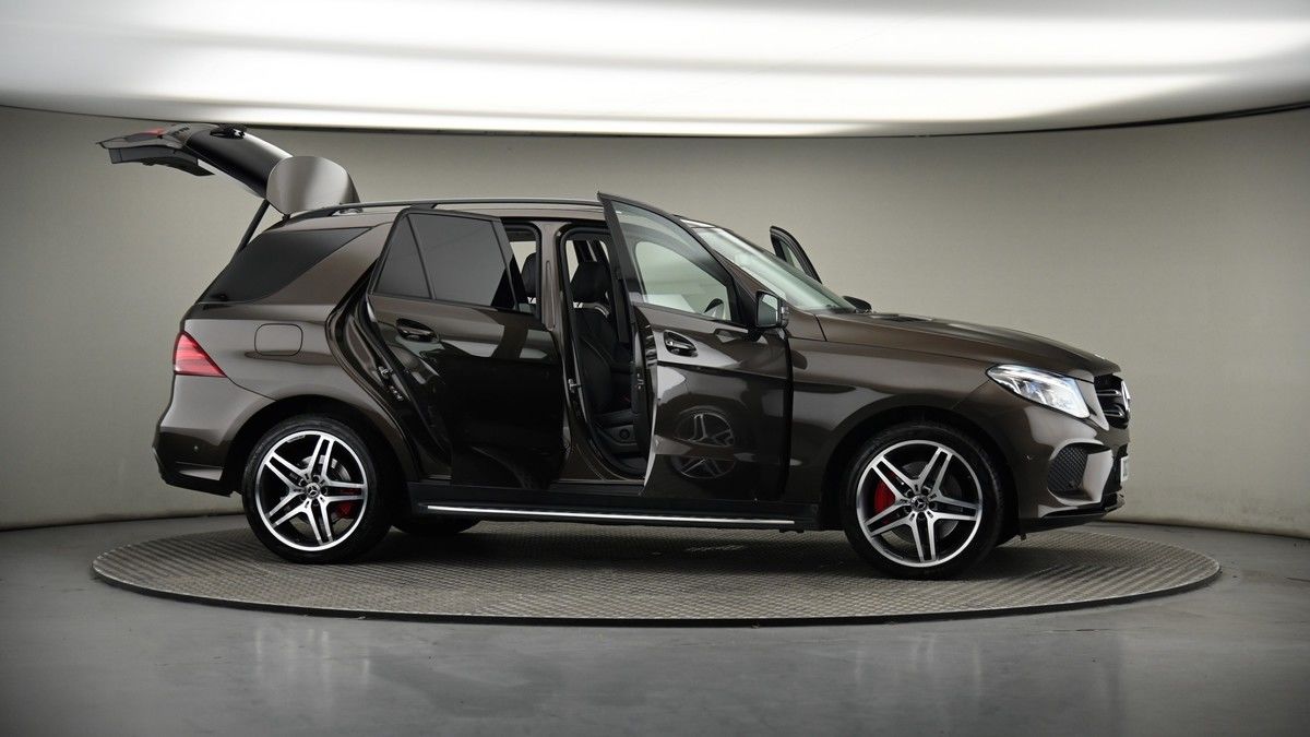 More views of Mercedes-Benz GLE