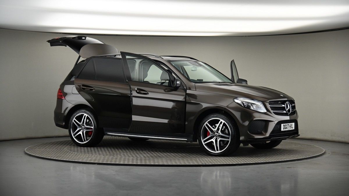 More views of Mercedes-Benz GLE