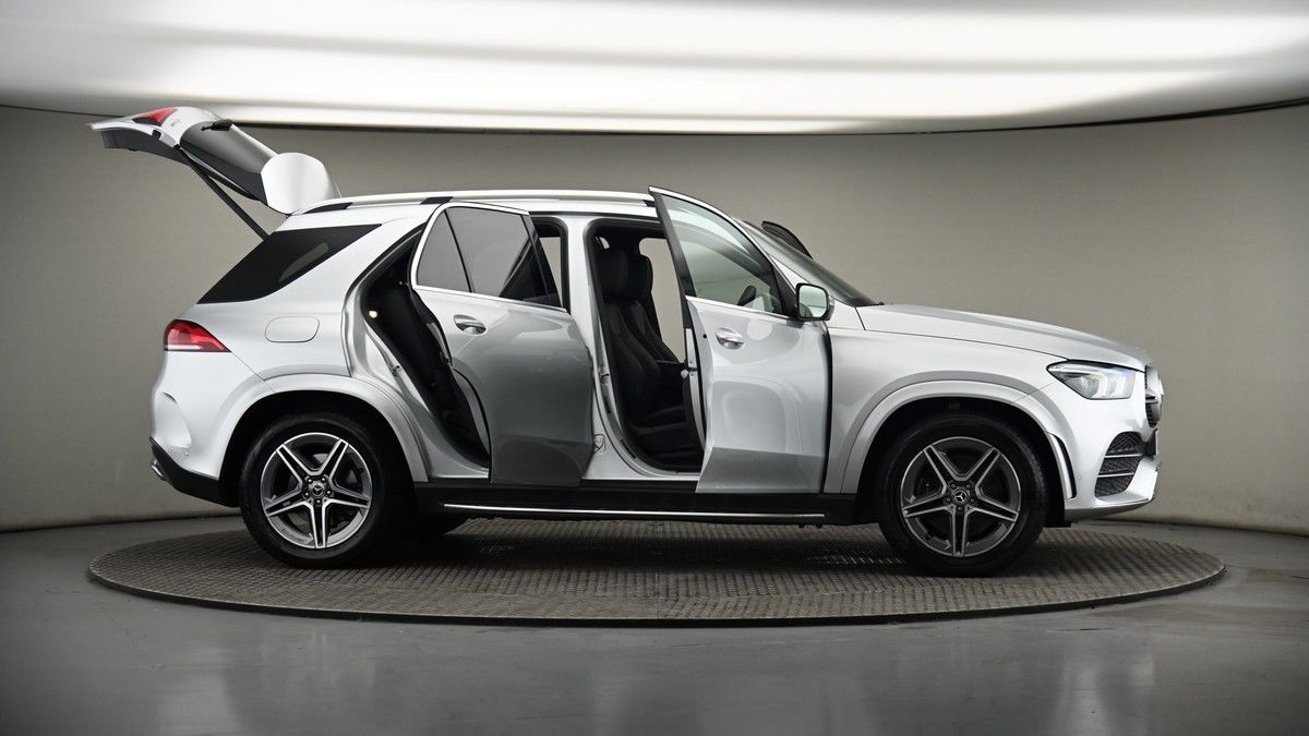 More views of Mercedes-Benz GLE