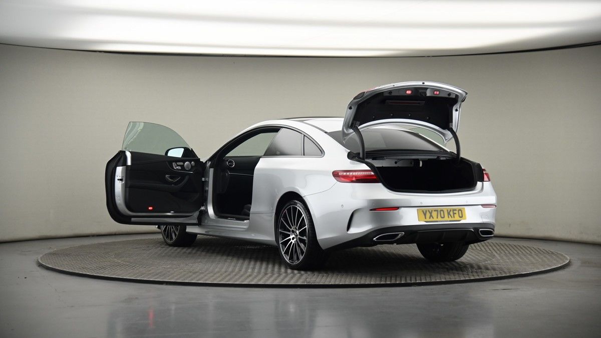 Mercedes-Benz E Class Image 8