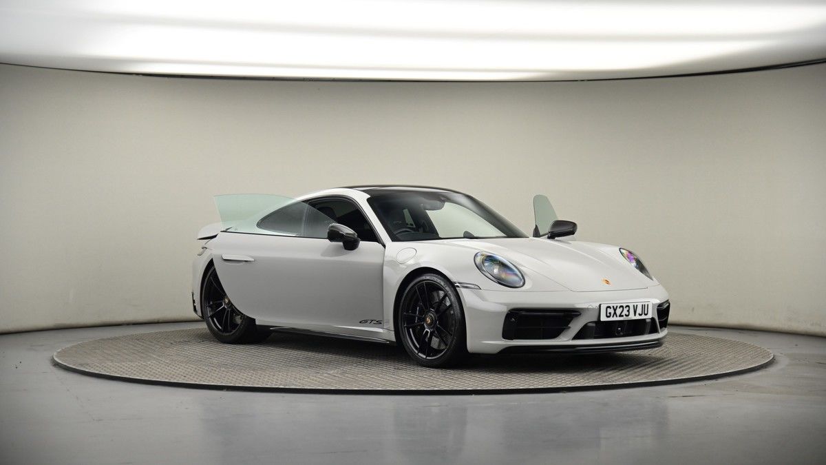 More views of Porsche 911