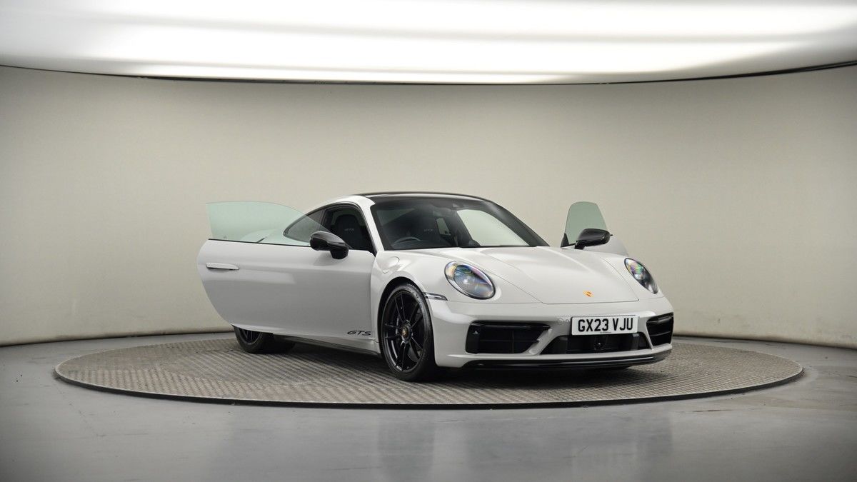 More views of Porsche 911