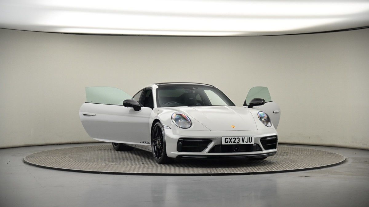 More views of Porsche 911