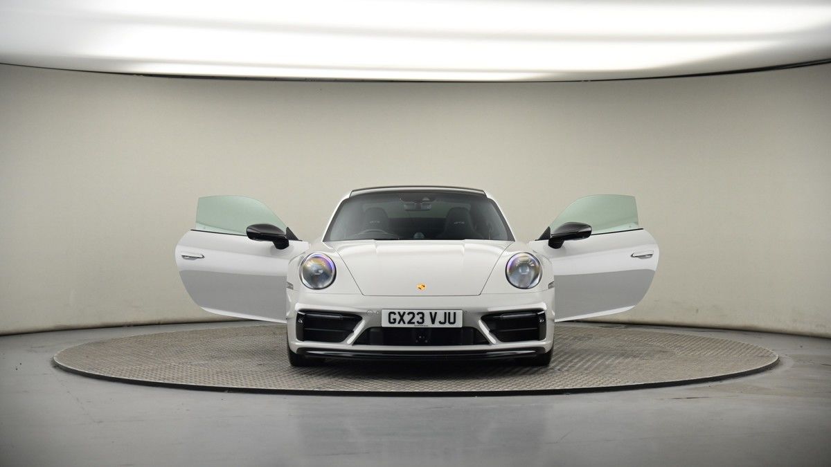 More views of Porsche 911