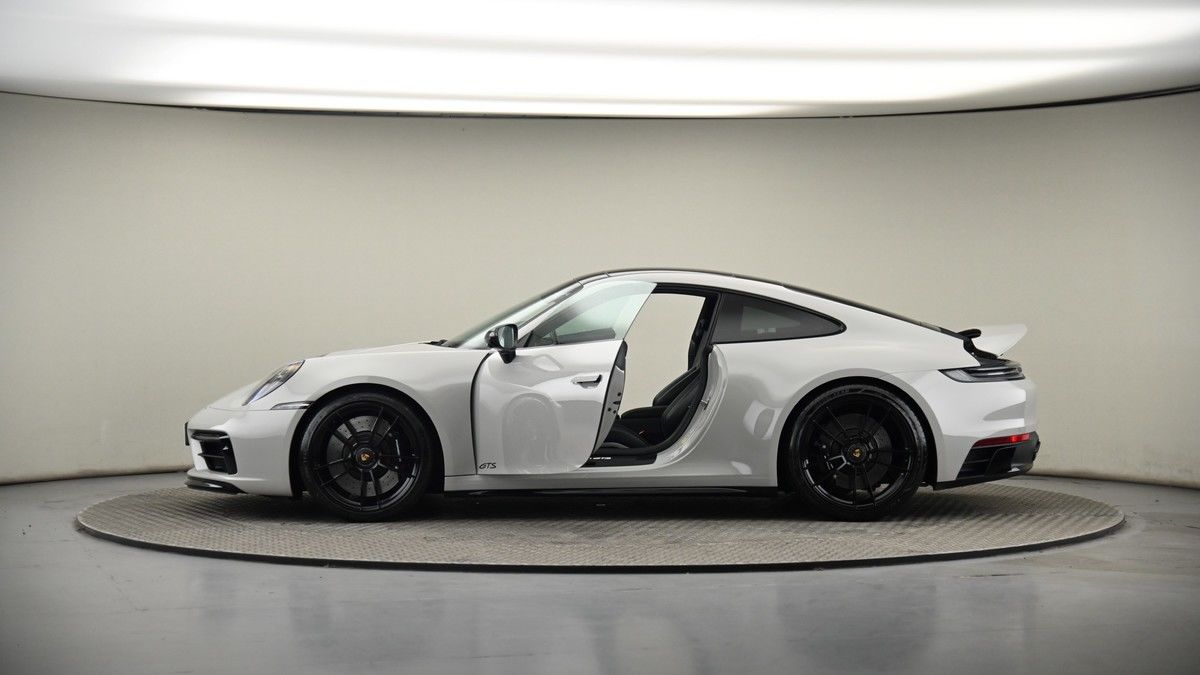 More views of Porsche 911