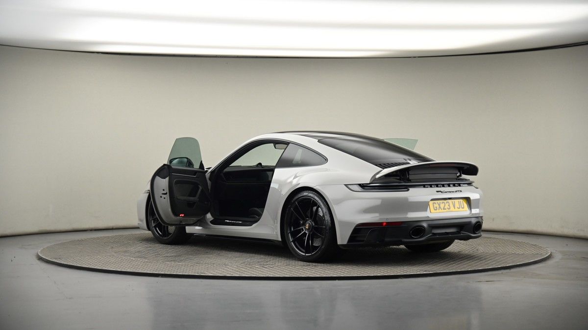More views of Porsche 911
