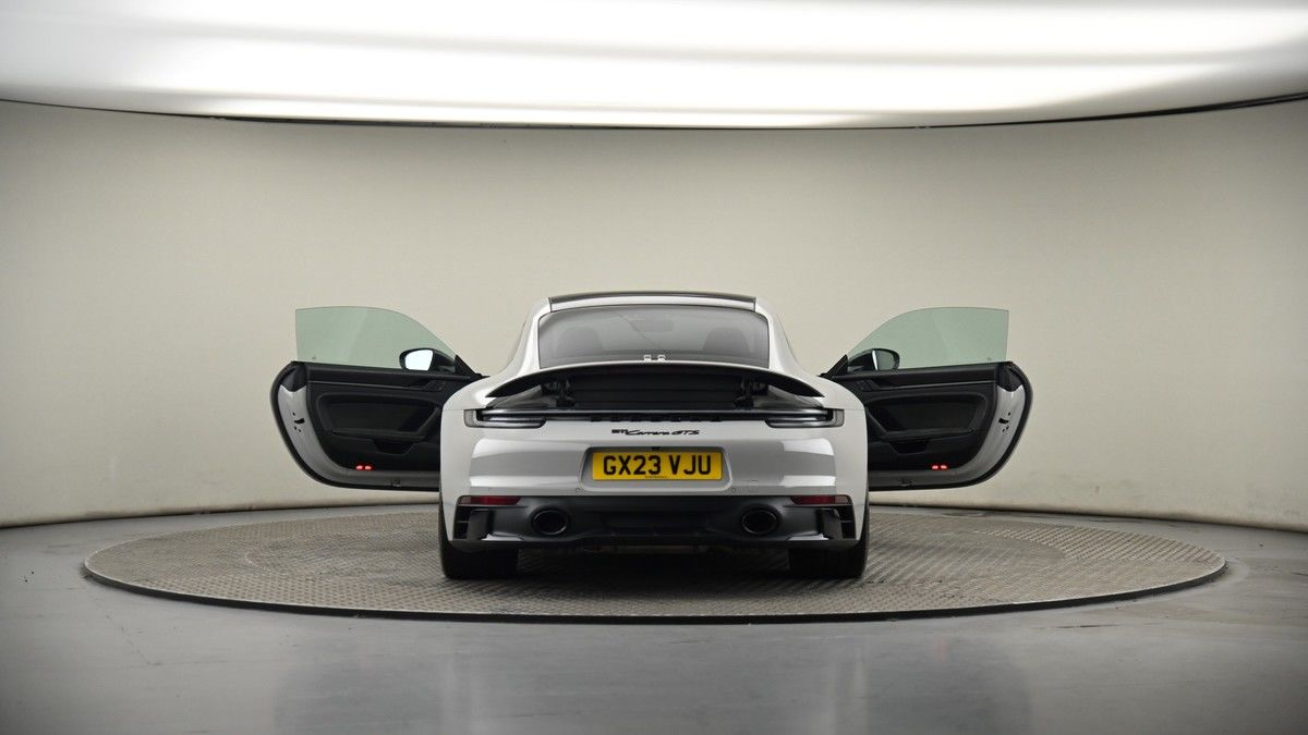 More views of Porsche 911
