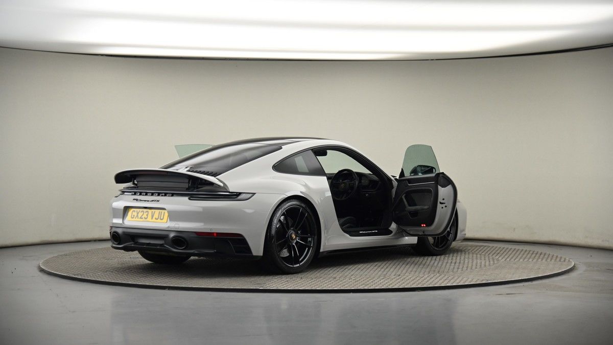 More views of Porsche 911