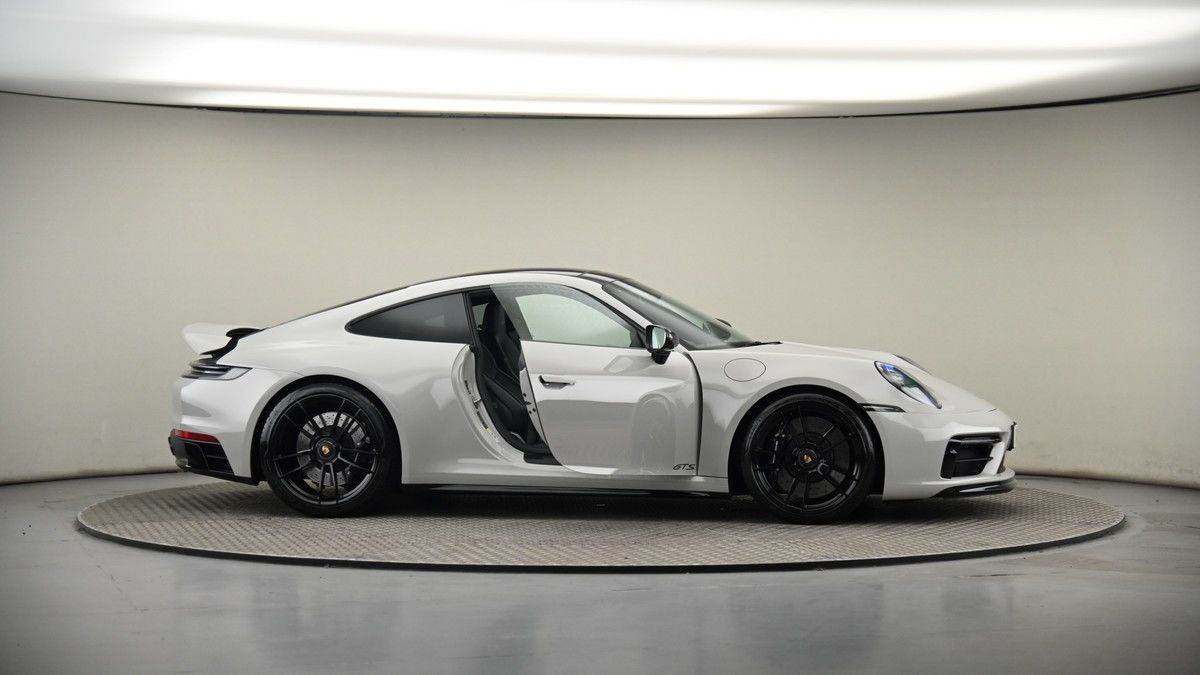 More views of Porsche 911