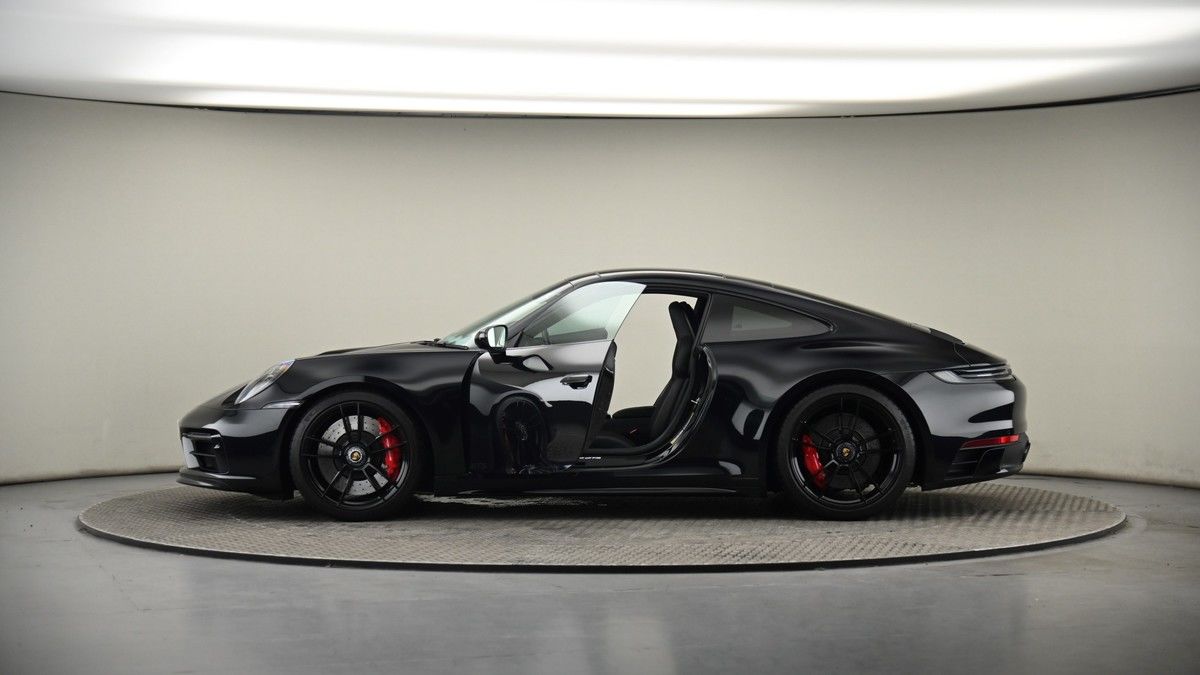 More views of Porsche 911