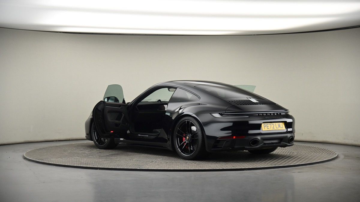 More views of Porsche 911