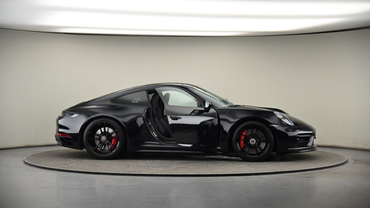 More views of Porsche 911