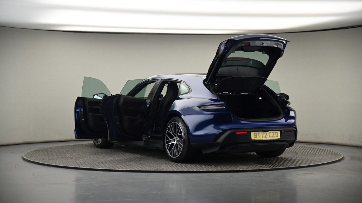 Porsche Taycan Image 8