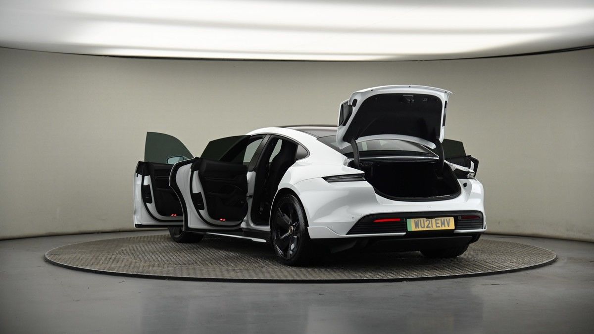 Porsche Taycan Image 8