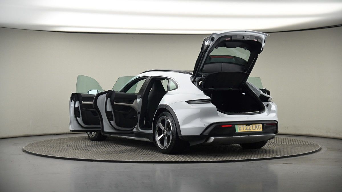 Porsche Taycan Image 8