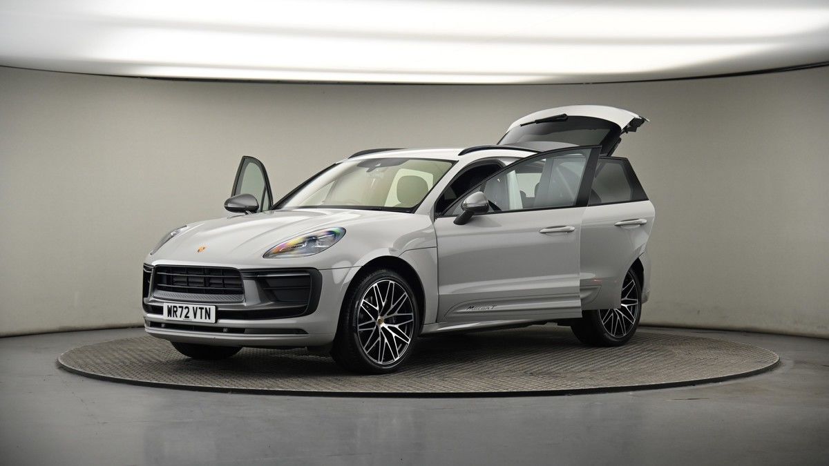 More views of Porsche Macan