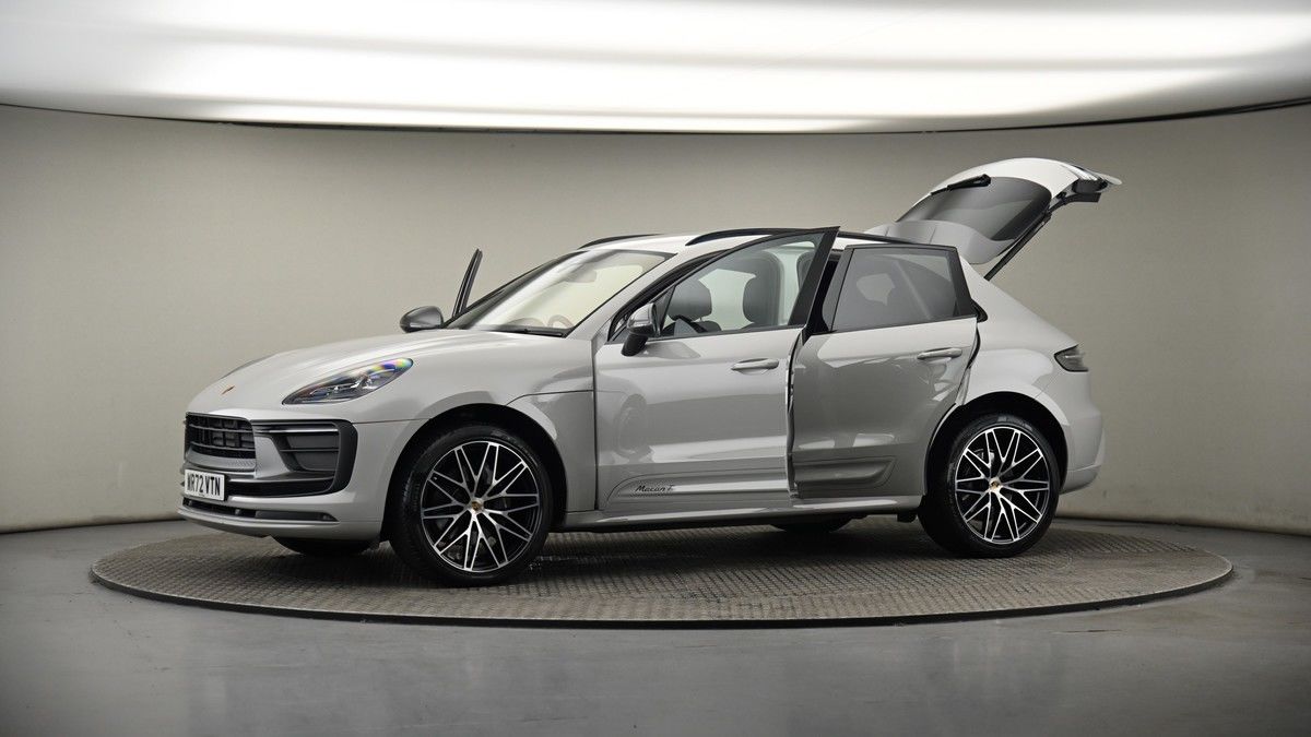 More views of Porsche Macan