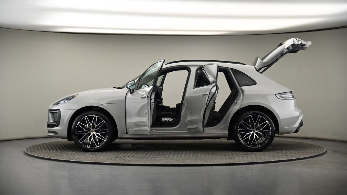 More views of Porsche Macan