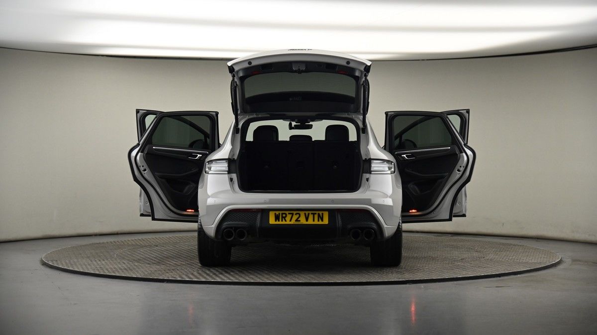 More views of Porsche Macan