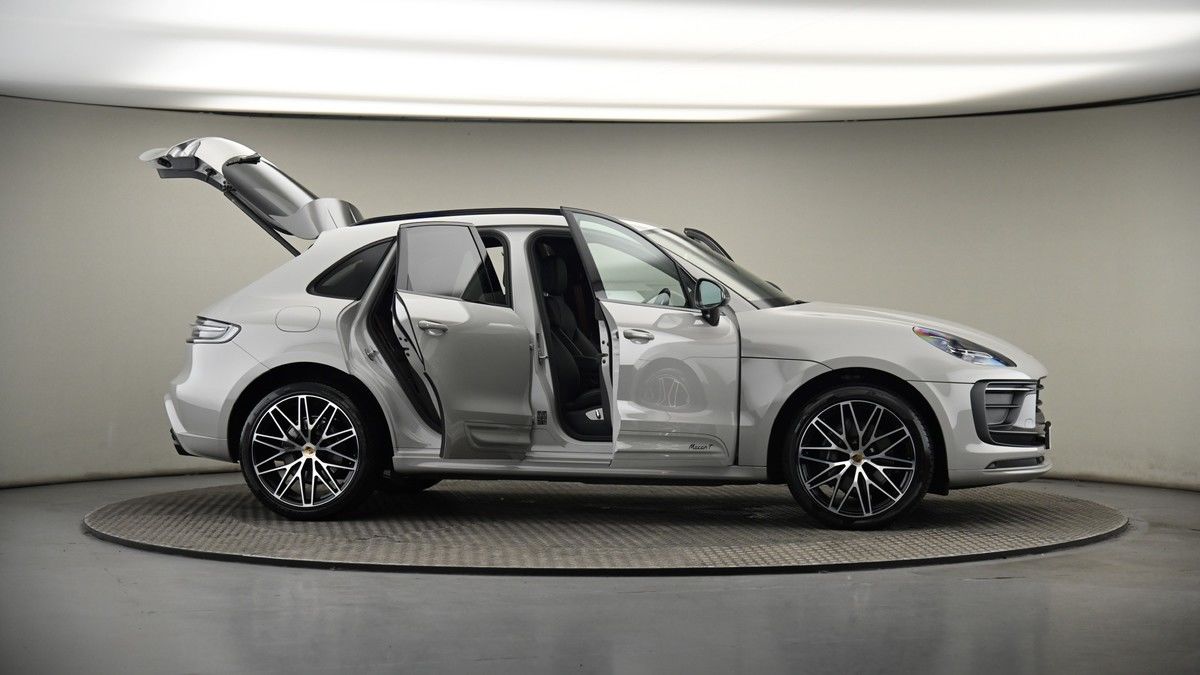 More views of Porsche Macan