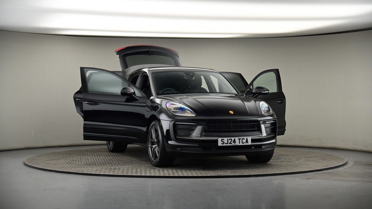More views of Porsche Macan