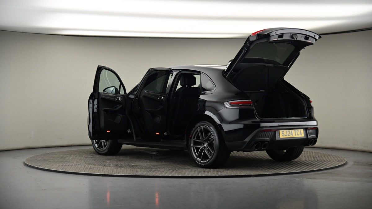 More views of Porsche Macan