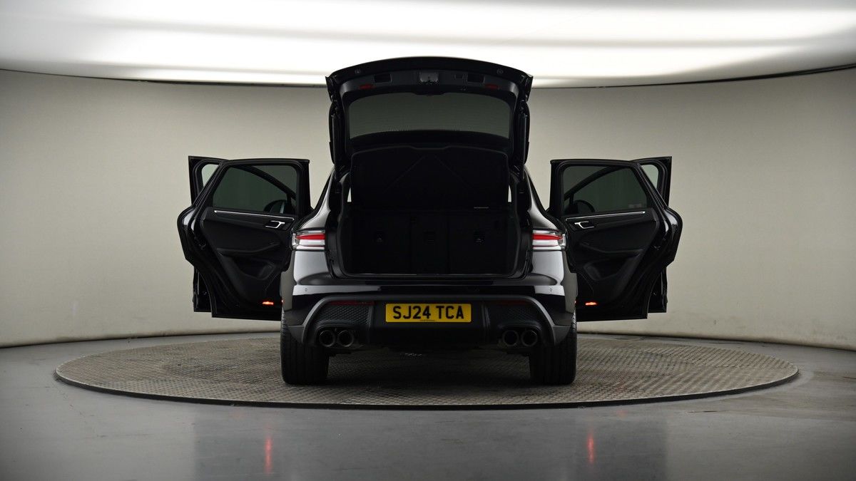 More views of Porsche Macan