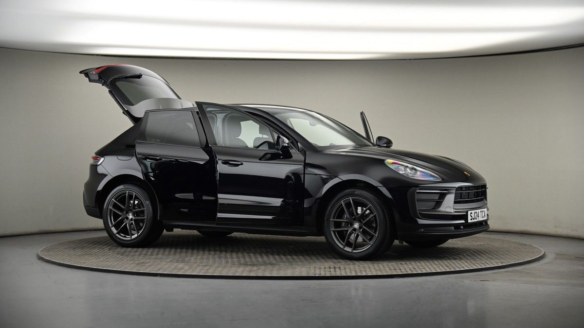More views of Porsche Macan