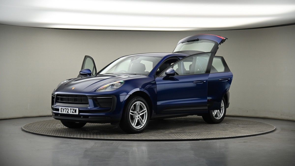 More views of Porsche Macan