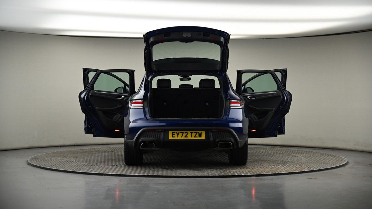More views of Porsche Macan