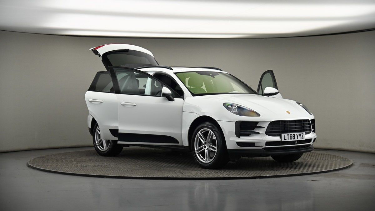 More views of Porsche Macan