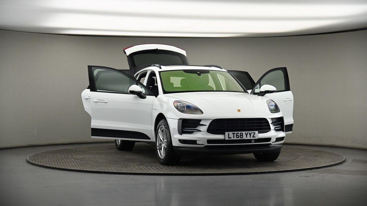 More views of Porsche Macan