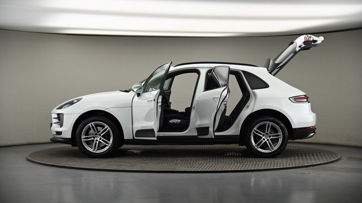 More views of Porsche Macan