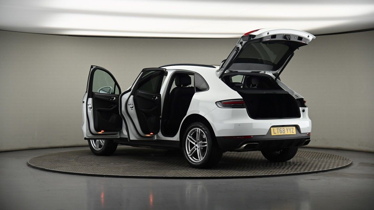 More views of Porsche Macan