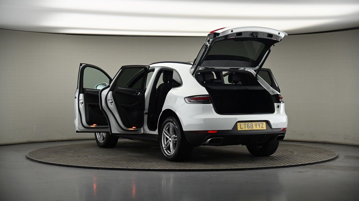 Porsche Macan Image 8