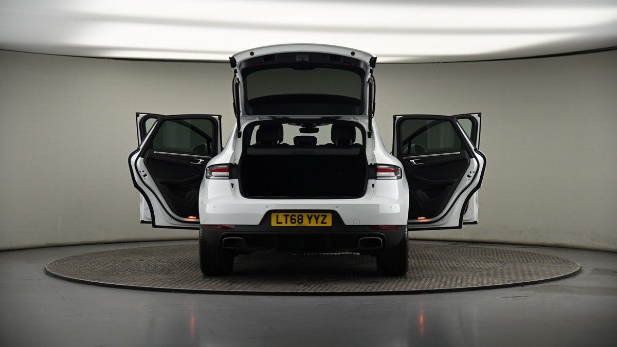 More views of Porsche Macan
