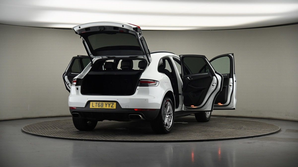 More views of Porsche Macan