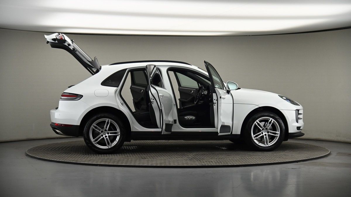 More views of Porsche Macan