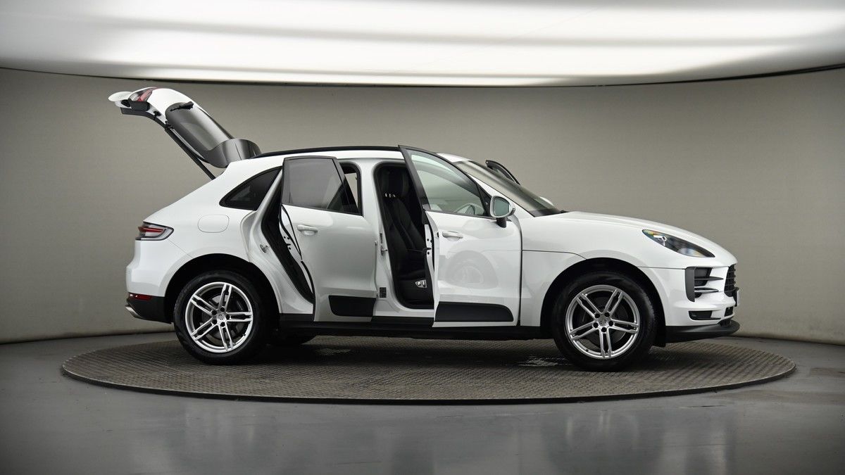 More views of Porsche Macan