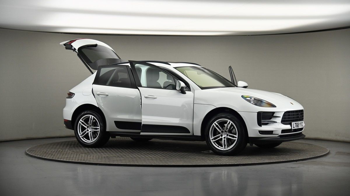 More views of Porsche Macan