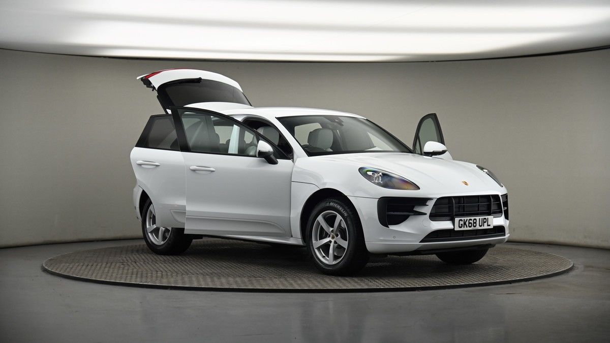 More views of Porsche Macan